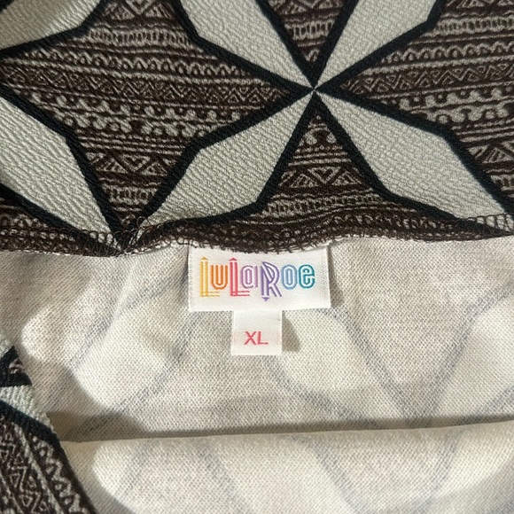 LuLaRoe Women’s Cassie Pencil Skirt/Size: XL /Color: Gray-Black Geometric (NWT) - Picture 3 of 7